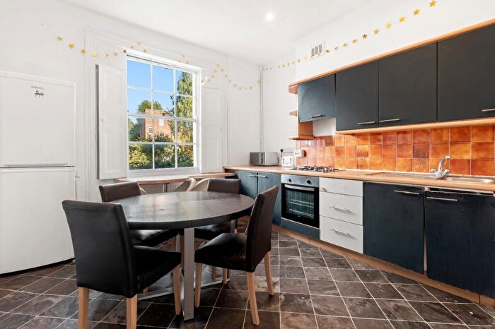 5 Bedroom Maisonette To Rent In Caledonian Road, Kings Cross, N1
