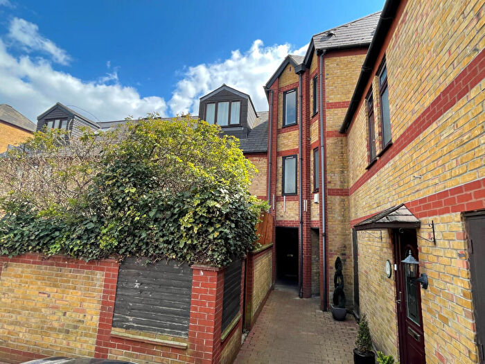 1 Bedroom Apartment To Rent In Codling Close, London, E1W