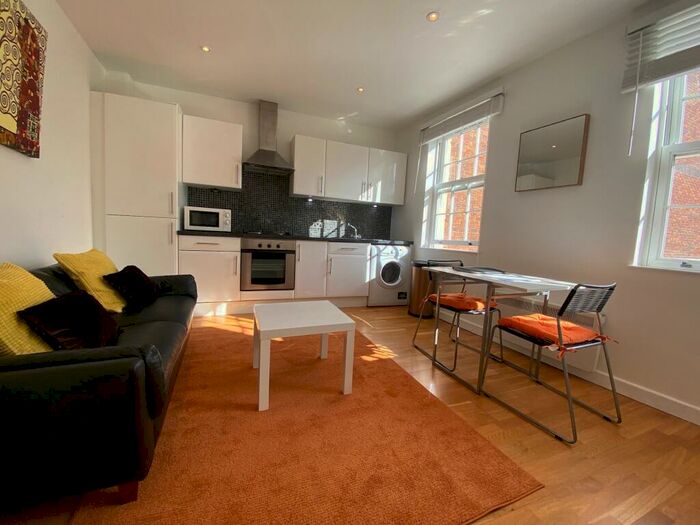2 Bedroom Apartment To Rent In Kings Road, Reading, RG1