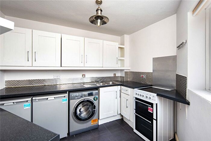 2 Bedroom Flat To Rent In Chesil Court, Bonner Road, London, E2