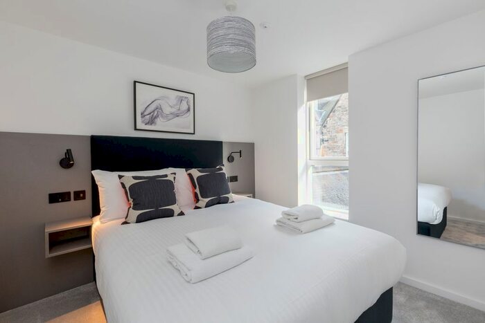 1 Bedroom Flat To Rent In Market Street, Edinburgh, EH1