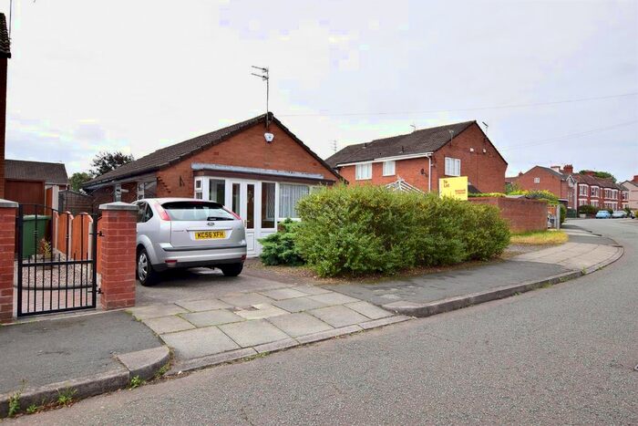 2 Bedroom Detached Bungalow To Rent In Molyneux Drive, New Brighton, Wallasey, CH45