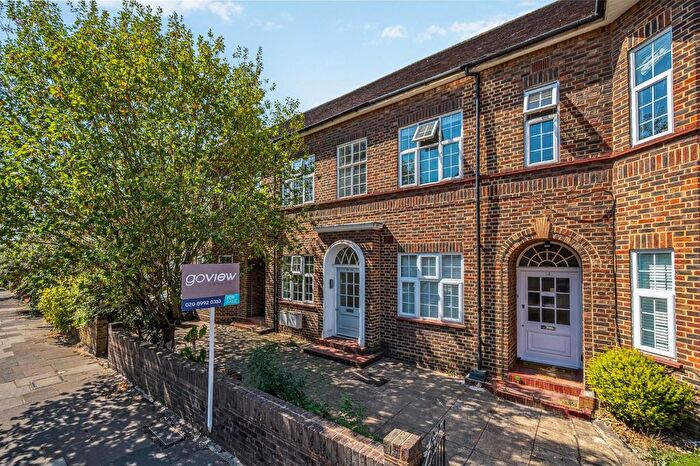 3 Bedroom Flat For Sale In Woodgrange Avenue, London, W5