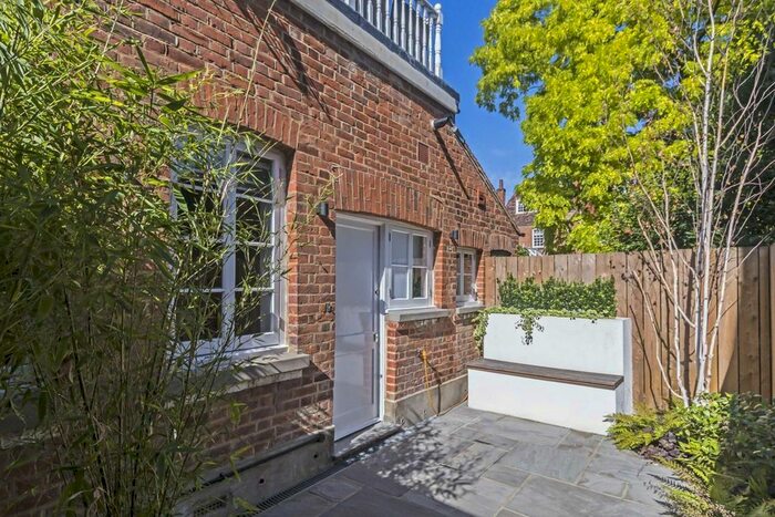 Studio To Rent In Queen Annes Grove, London, W4