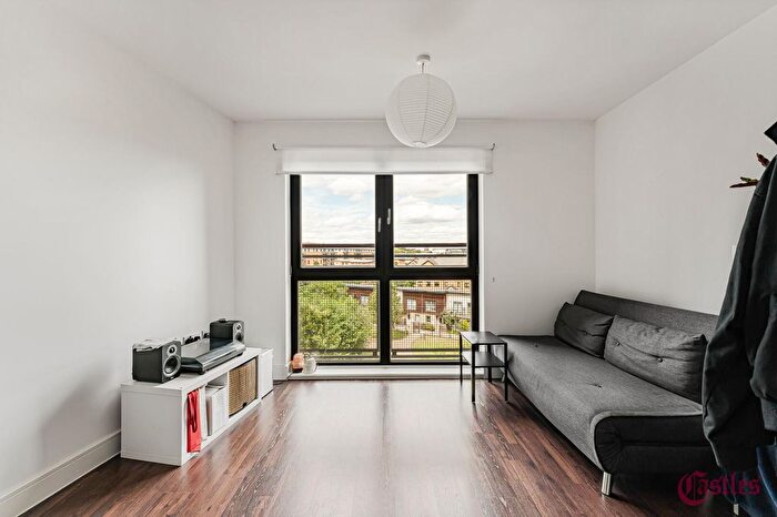 1 Bedroom Flat For Sale In Harry Zeital Way, London, E5