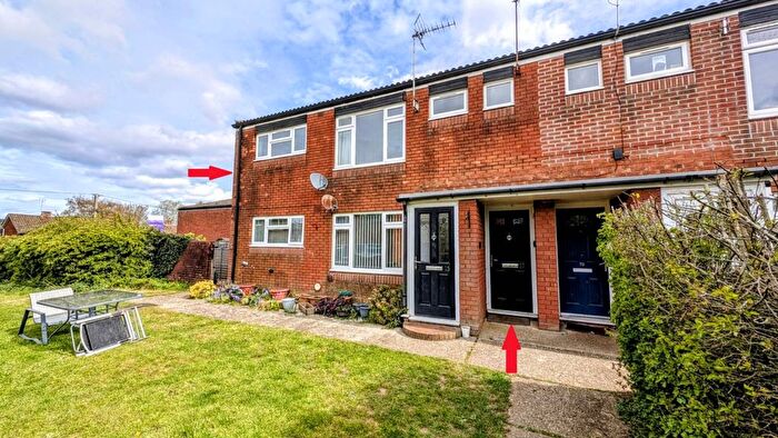 2 Bedroom Maisonette For Sale In Lindford Wey, Lindford, Hampshire, GU35