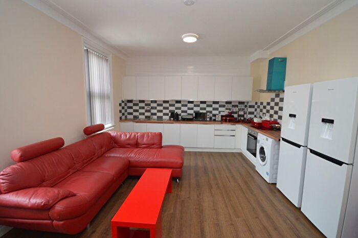 1 Bedroom Terraced House To Rent In Room, Faringdon Road, Swindon, Wiltshire, SN1