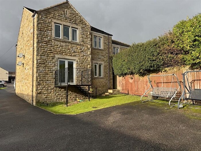 2 Bedroom Apartment For Sale In Deer Hill Court, Meltham, HD9