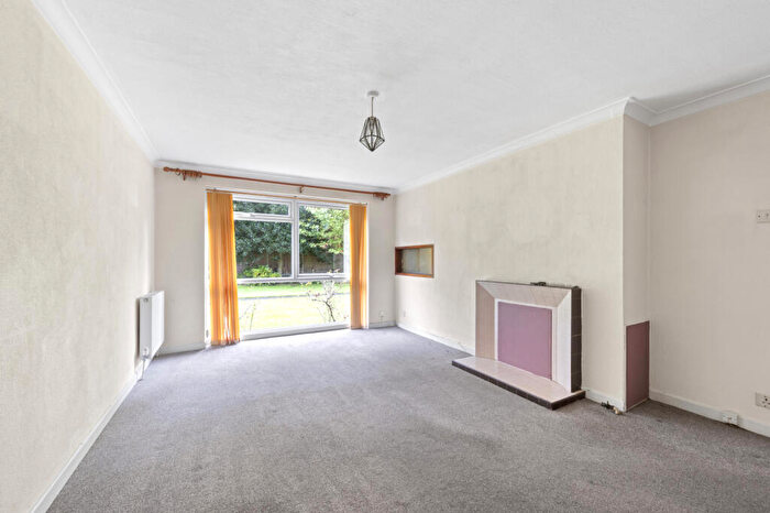 2 Bedroom Apartment For Sale In Warwick Gardens, Thames Ditton, Surrey, KT7