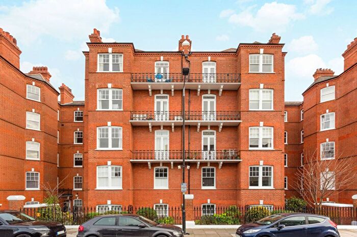 2 Bedroom Flat To Rent In Arundel Mansions, Fulham, London, SW6