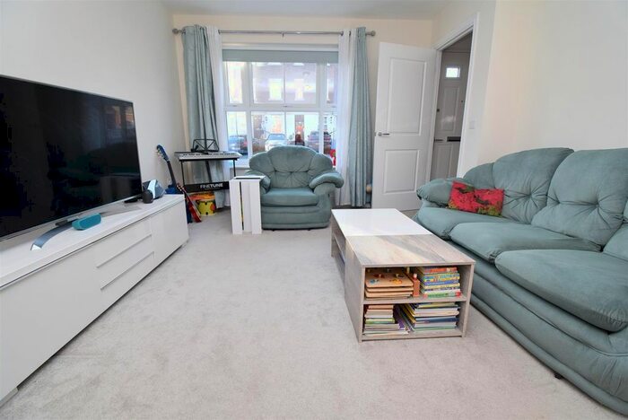 4 Bedroom Town House To Rent In Butler Way, Wakefield, WF1
