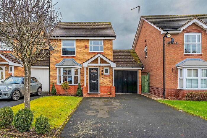 3 Bedroom Link Detached House To Rent In Barwell Close, Dorridge, Solihull, B93