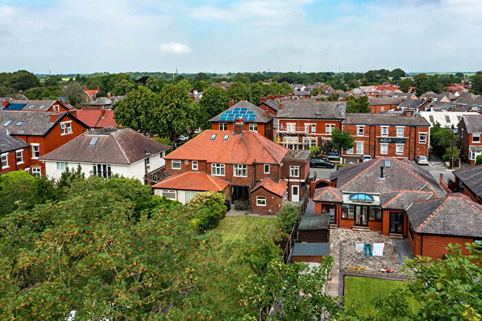 4 Bedroom Semi Detached House For Sale In Victoria Road, Poulton-le-fylde, FY6