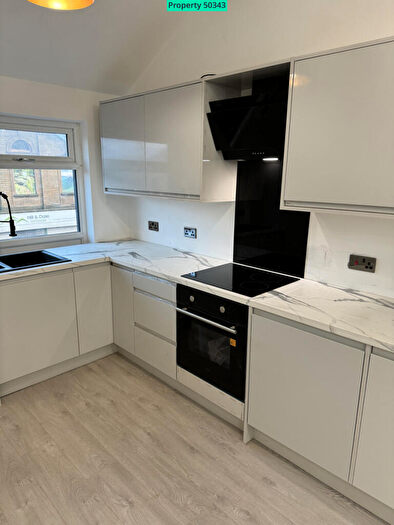 2 Bedroom Flat To Rent In Spring Gardens, Sowerby Bridge, HX6