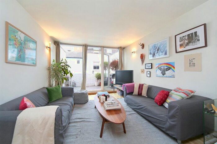 3 Bedroom Terraced House To Rent In Ruston Mews, Notting Hill, W11