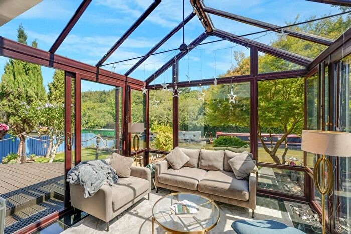 4 Bedroom Detached House For Sale In Simpson Road, Fenny Stratford, Milton Keynes, Buckinghamshire, MK1