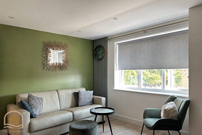 1 Bedroom Flat To Rent In Ironbridge House, Windmill Place, Southall, Middlesex, UB2