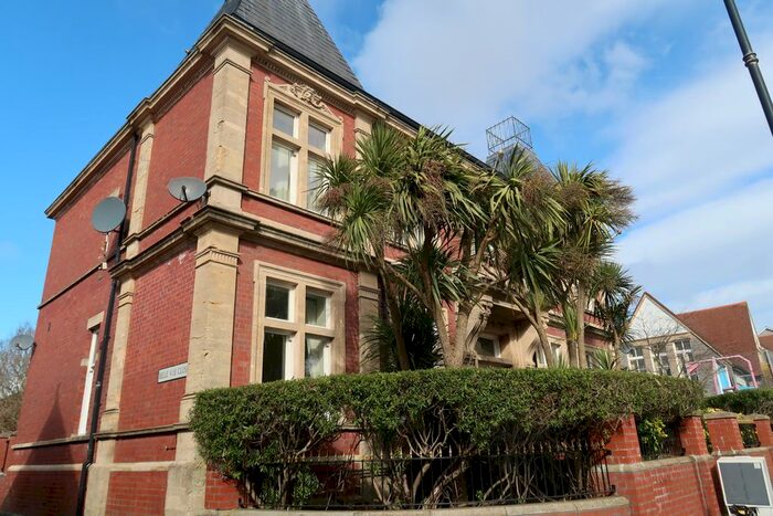 1 Bedroom Flat To Rent In Belle Vue Court, Albert Road, Penarth, CF64
