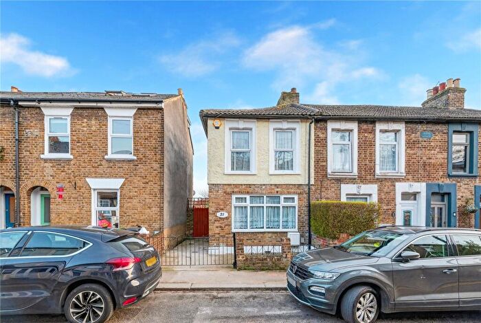 2 Bedroom End Of Terrace House For Sale In Mayfield Road, Walthamstow, London, E17