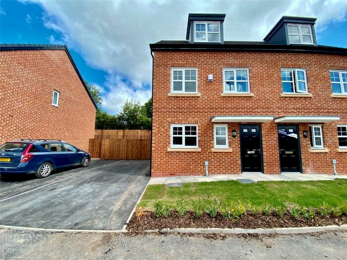 3 Bedroom Semi-Detached House To Rent In Fusilier Close, Middleton, Manchester, M24