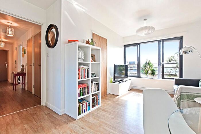 2 Bedroom Flat To Rent In Mackintosh Lane, London, E9