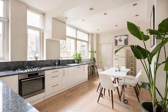 4 Bedroom Flat For Sale In Shelley Court, Tite Street, Chelsea, London, SW3
