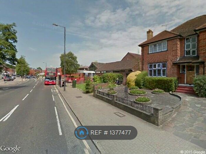 3 Bedroom Flat To Rent In Pinner, London, HA5