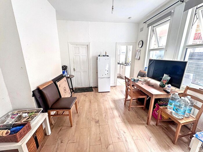 2 Bedroom Flat To Rent In Burges Road, East Ham, E6