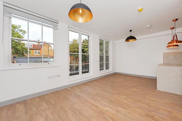 2 Bedroom Flat To Rent In Castlebar Road, London, W5