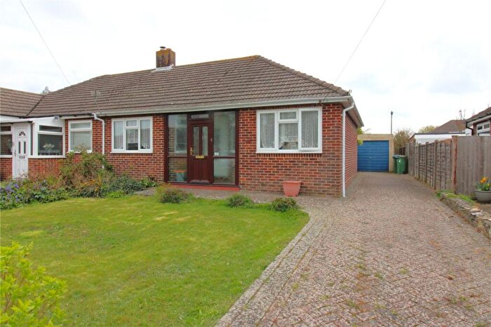 2 Bedroom Bungalow For Sale In Hatherley Crescent, Fareham, Hampshire, PO16