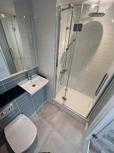 2 Bedroom Flat To Rent In Chevette Court, Luton, LU2