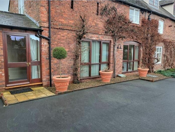 2 Bedroom Semi-Detached House To Rent In North Road, Leominster, HR6