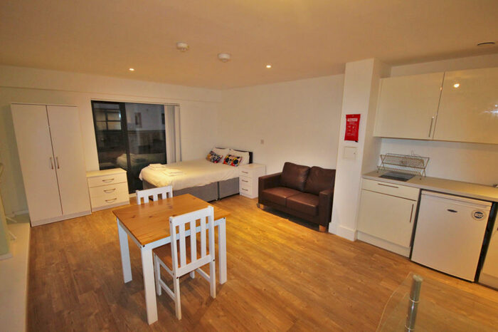 Flat To Rent In Cardinal Court, Scholes Street, Oldham, Lancashire, OL1