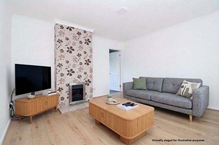 3 Bedroom Terraced House For Sale In Edison Road, Stevenage, SG2