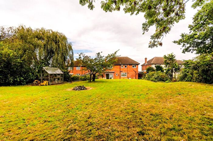 4 Bedroom Detached House To Rent In Woodlea Drive, Bromley, BR2