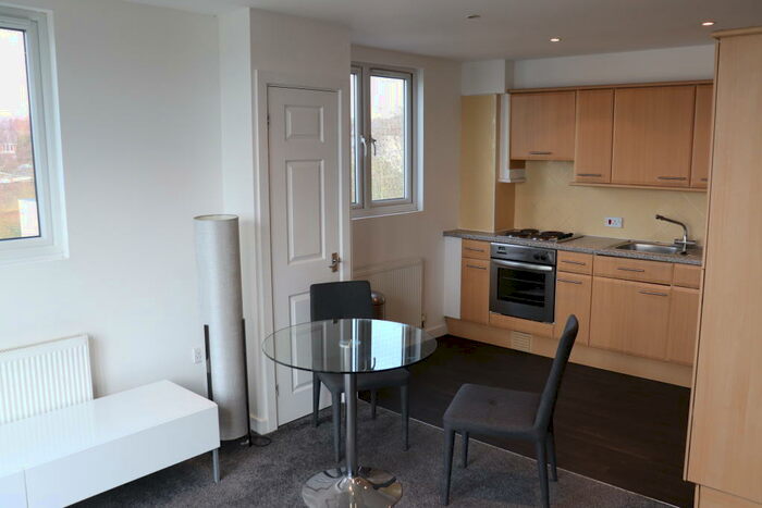 2 Bedroom Apartment To Rent In Billericay, CM12