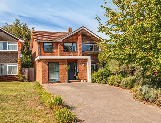 4 Bedroom Detached House For Sale In Manningford Close, Abbotts Barton, Winchester, Hampshire, SO23