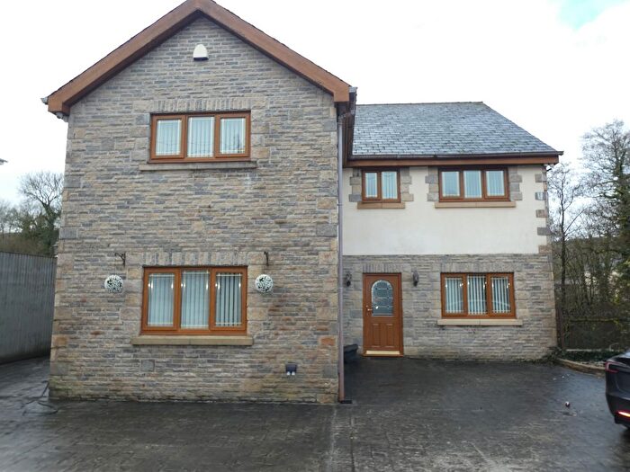 7 Bedroom Detached House For Sale In Gelligron Road, Pontardawe, Swansea., SA8