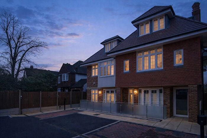 2 Bedroom Flat For Sale In Bromley Road, Beckenham, BR3