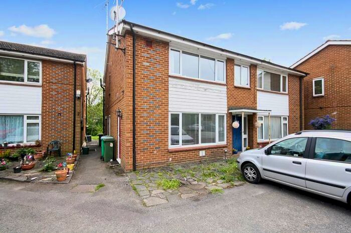 1 Bedroom Property To Rent In The Island, West Drayton, UB7