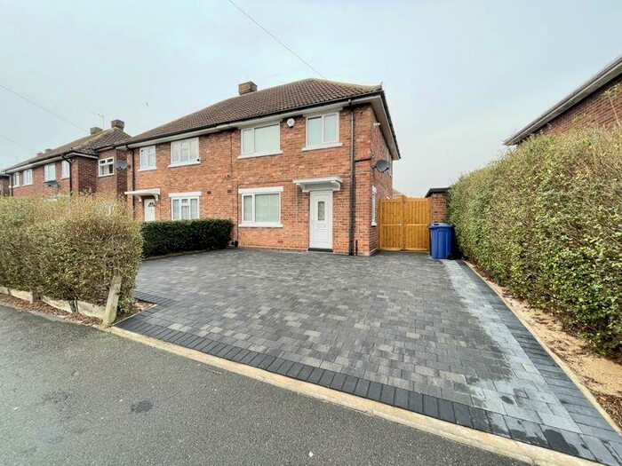 3 Bedroom Semi-Detached House To Rent In Sandringham Road, Cleethorpes, DN35