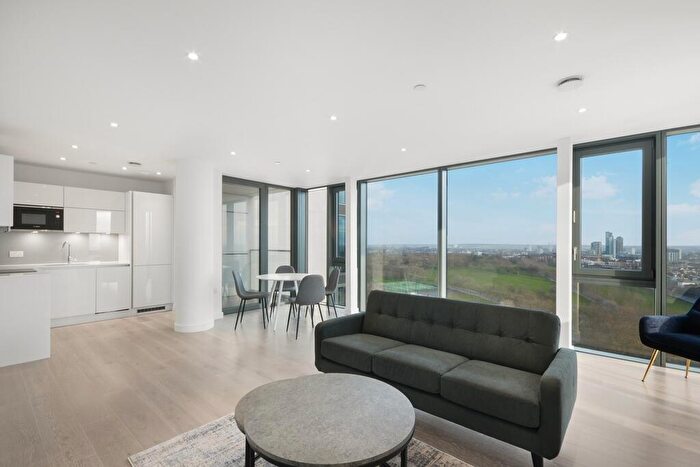 2 Bedroom Flat To Rent In City North Place London, N4