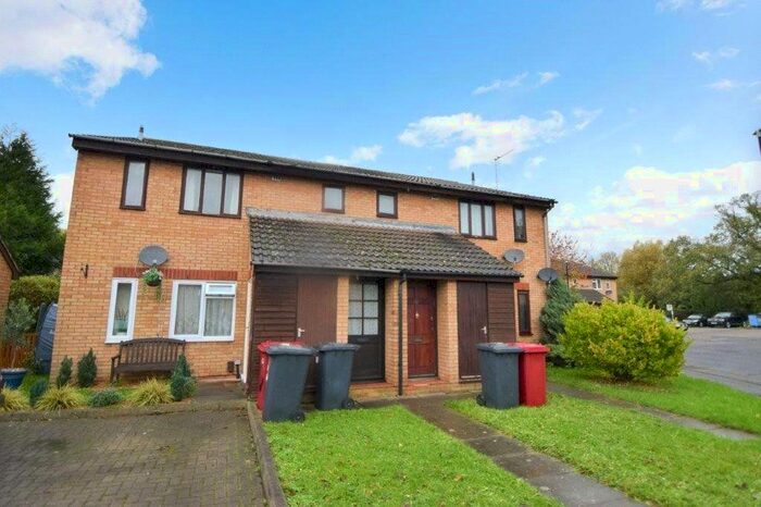 Studio To Rent In Bader Gardens, Slough, Berkshire, SL1