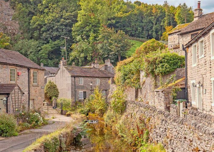 3 Bedroom House For Sale In Peak Cavern Road, Castleton, Hope Valley, S33