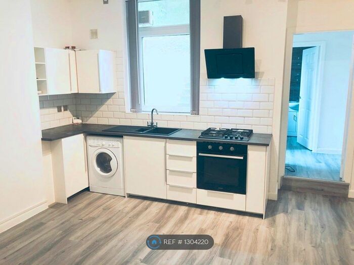 1 Bedroom Flat To Rent In Westgate, Burnley BB11