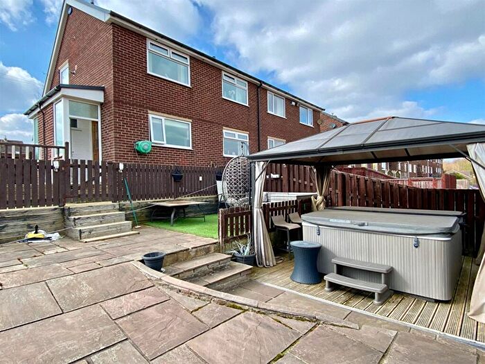 4 Bedroom Semi-Detached House For Sale In Penistone Road, Waterloo, Huddersfield, HD5