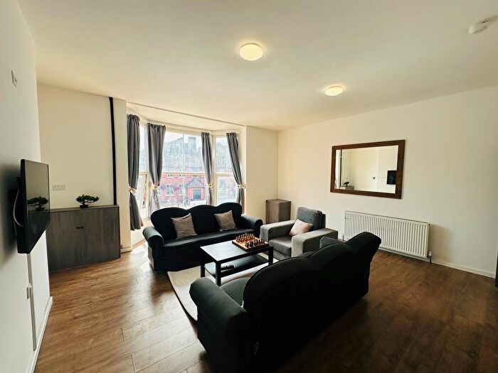 3 Bedroom Flat To Rent In Radcliffe Road, West Bridgford, NG2