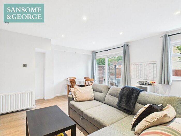 3 Bedroom End Of Terrace House For Sale In Meadow Way, Theale, Reading, Berkshire, RG7