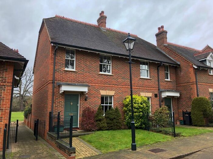 2 Bedroom End Of Terrace House To Rent In Wethered Park, Marlow SL7