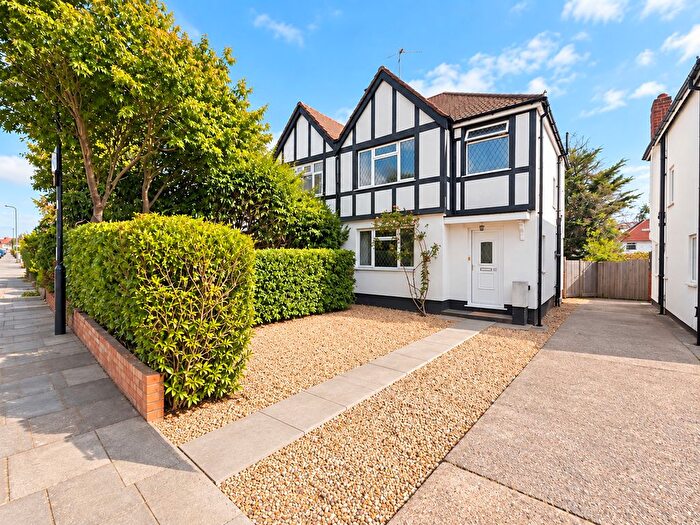 4 Bedroom Semi Detached House For Sale In Dorchester Way, Harrow, HA3